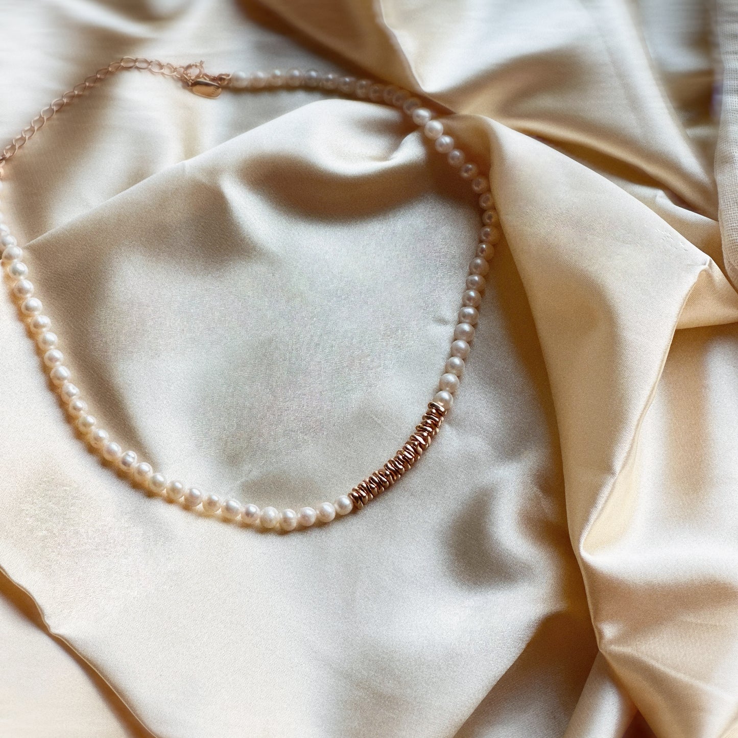 Gleam Pearl Choker Necklace