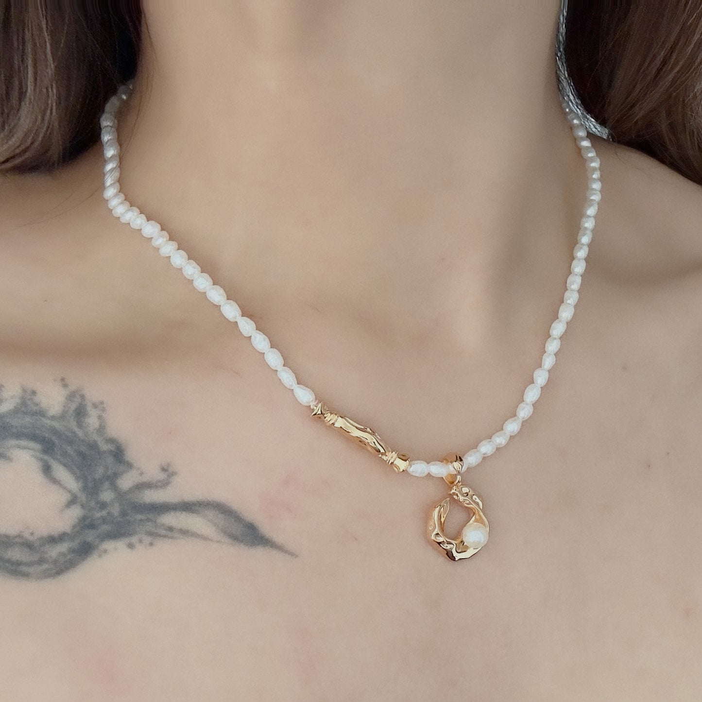 Lustrous Pearl Choker Necklace